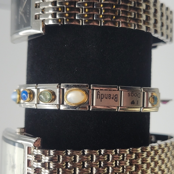 8 square face watches with new batteries. - Picture 12 of 12